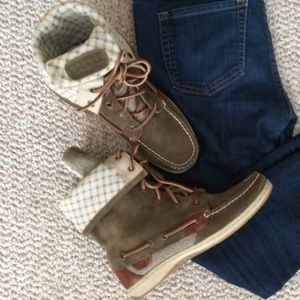 Sperry Top Sider High Top Boots